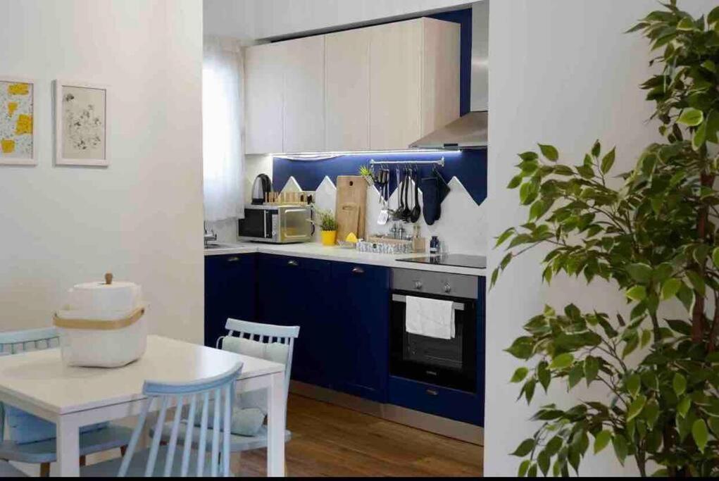 Vasilis Luxury Apartment アテネ エクステリア 写真